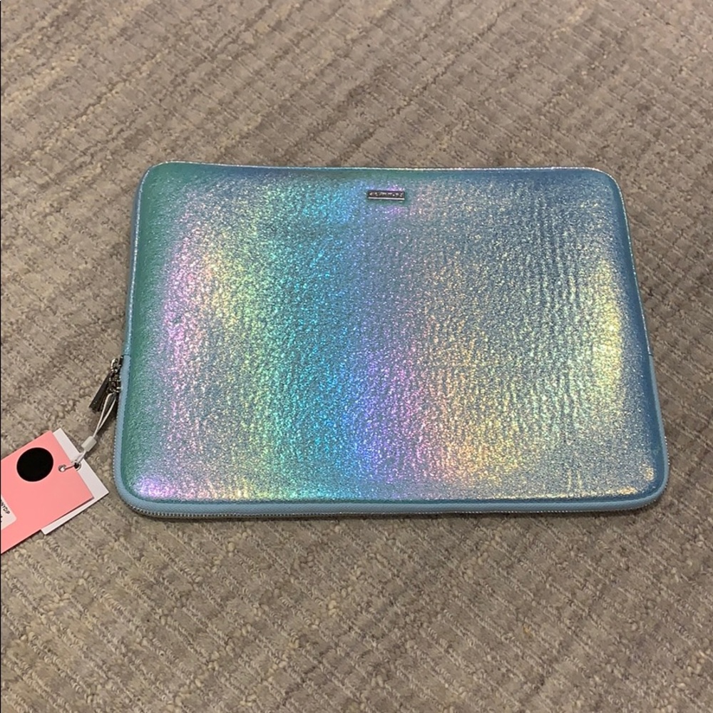 NWT SkinnyDip laptop case in frost  15in-